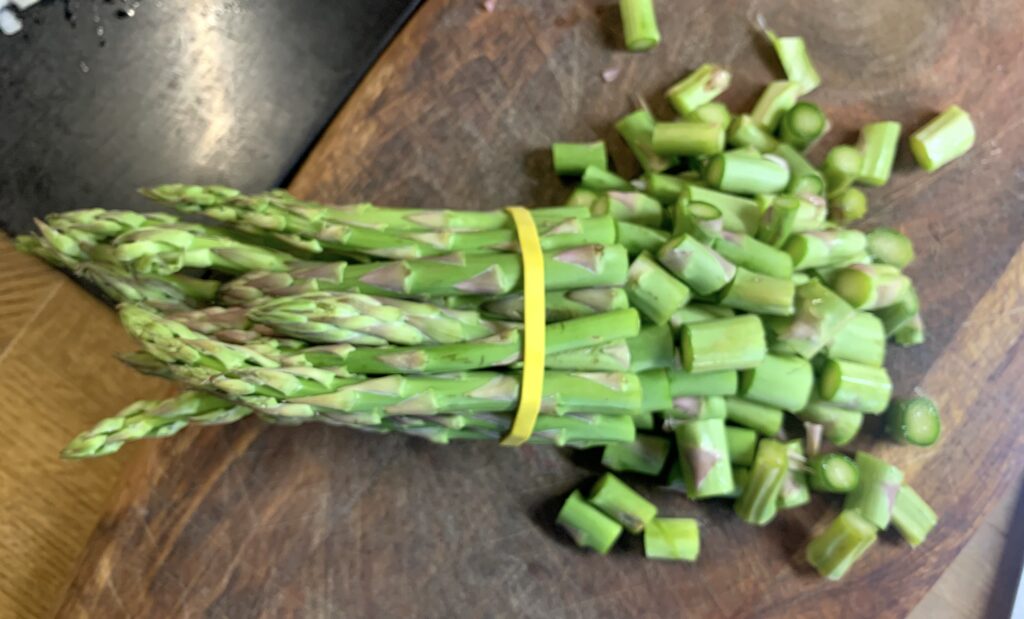 Asparagus cut