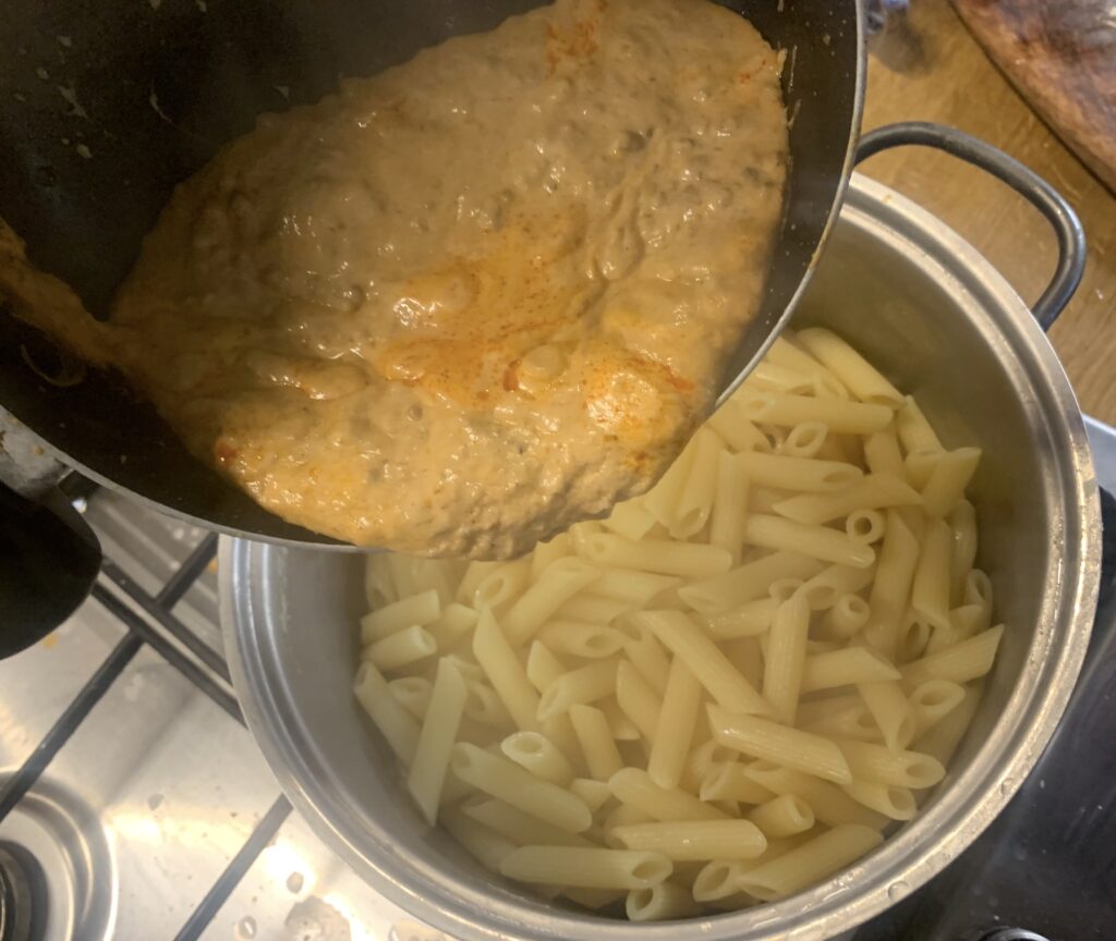 lactose-free cream + ragù + pennette