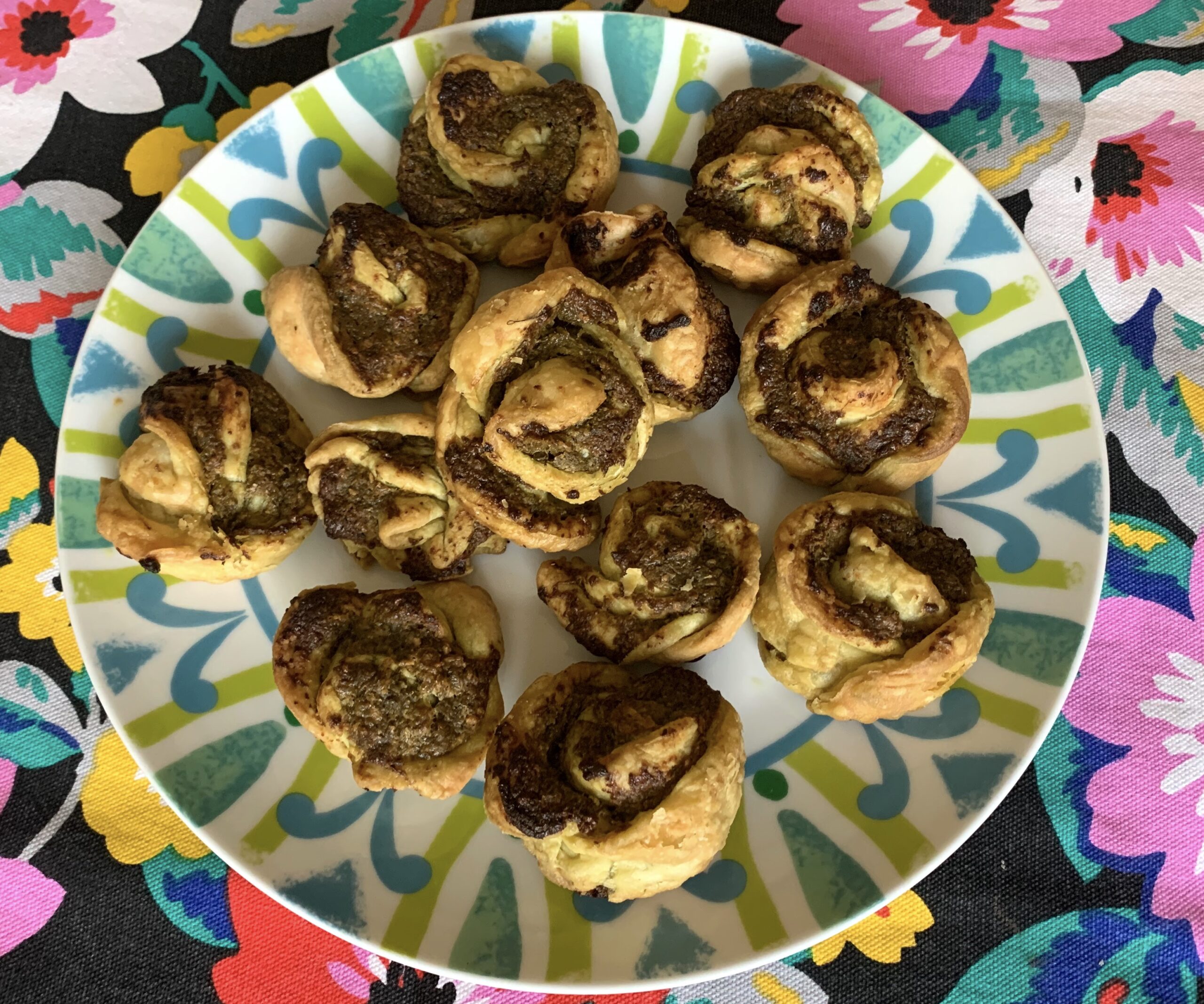 Shortcrust pastry roses with Pesto Barilla