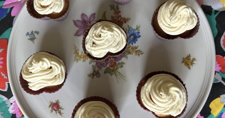 Cupcakes – Frosting