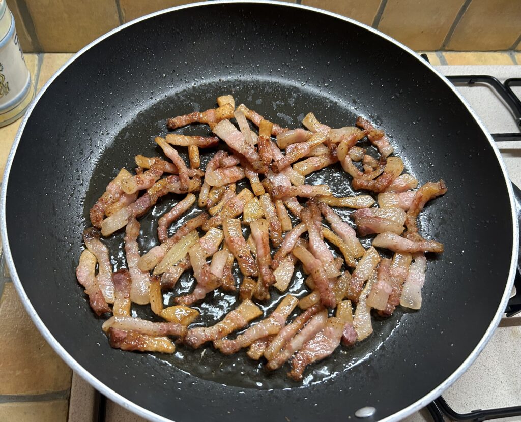 bacon without oil in a pan