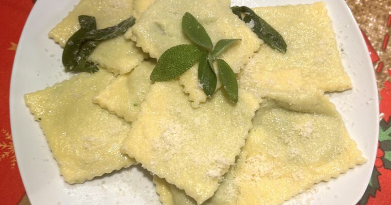 Ravioli with spinach and ricotta