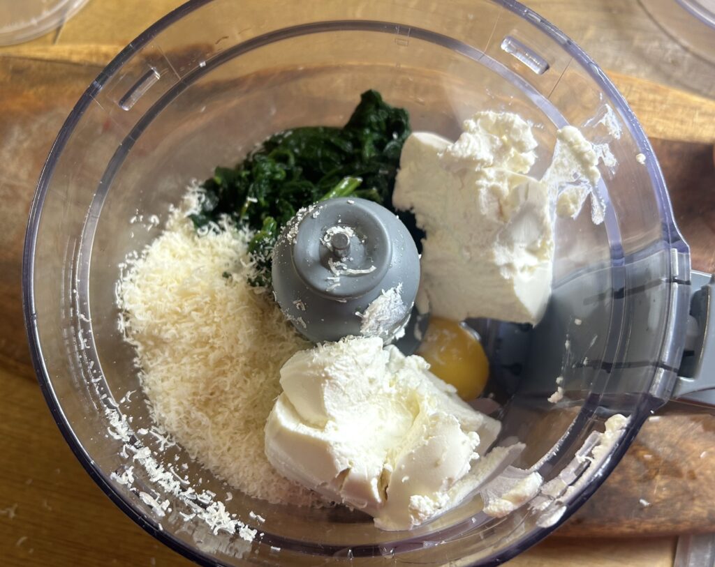 mix ricotta - egg - parmesan - spinach