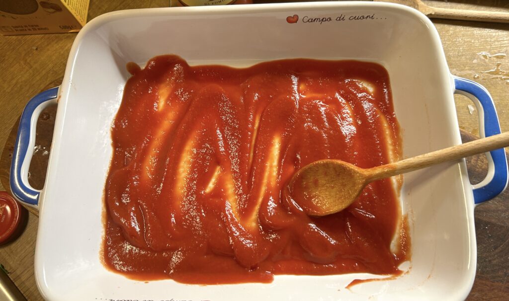 spread tomato puree