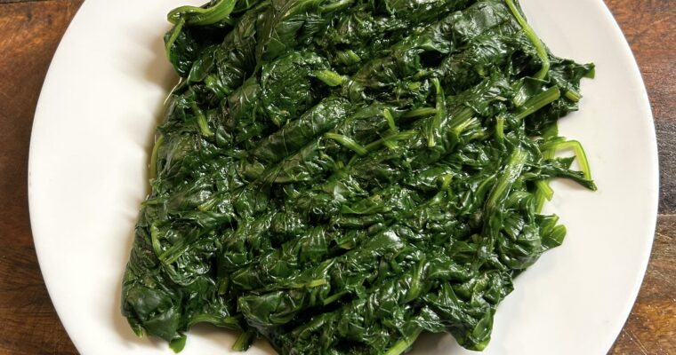 Boiled fresh spinach