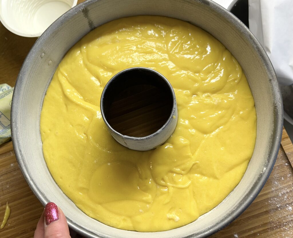 pour in the cake pan all the dough