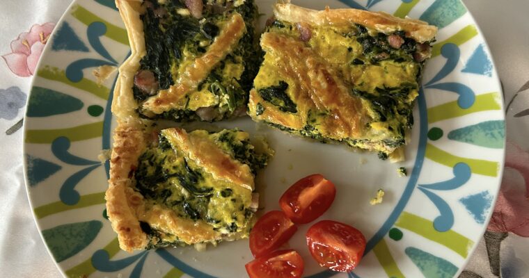 Savory pie with spinach and cottage cheese