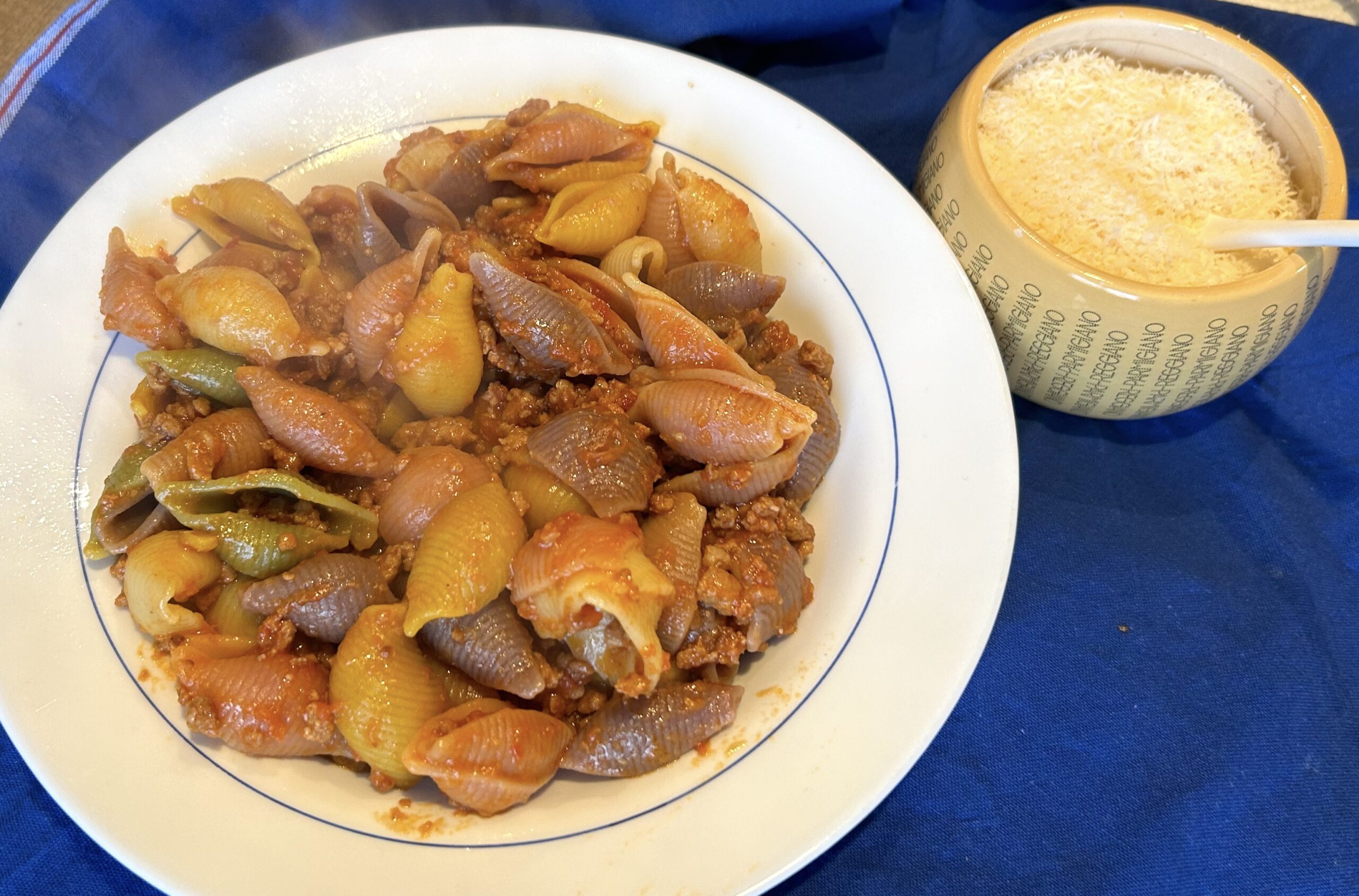 Conchiglie di 5 colori con ragù bolognese