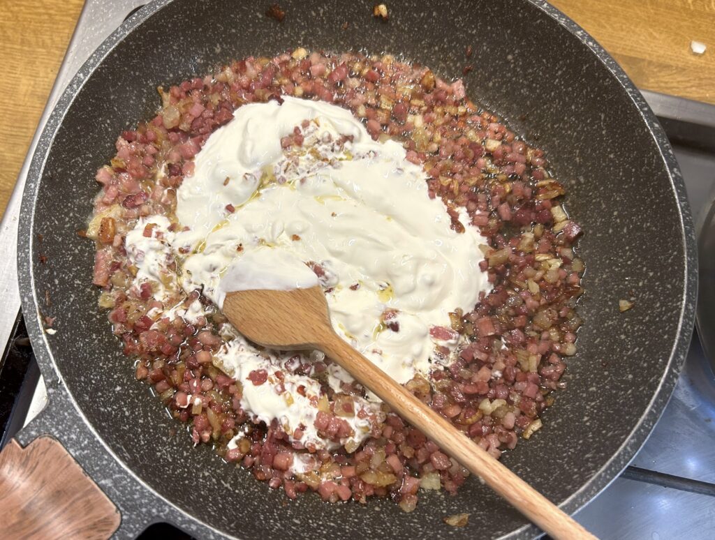 speck and cooking cream