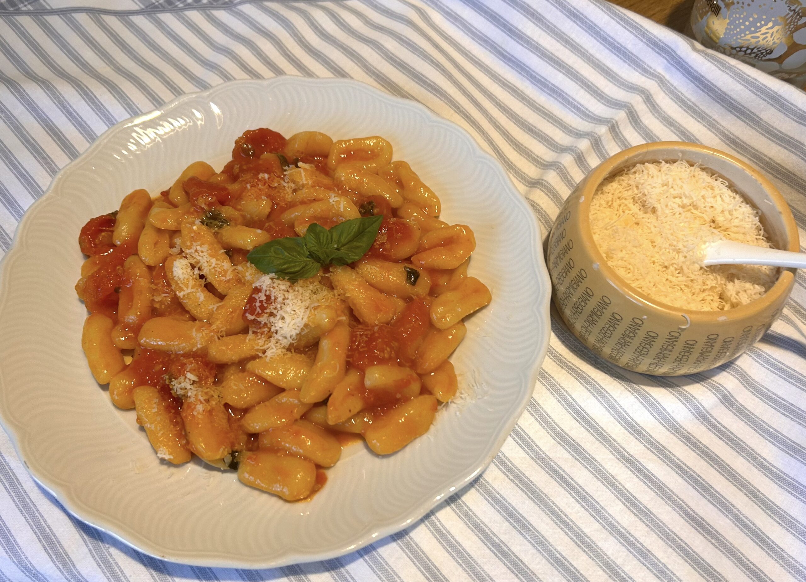 Cavatelli di patate homemade (potato cavatelli) with tomato