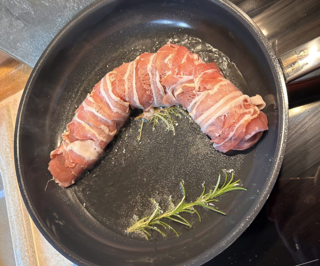 pork fillet fry in garlic and rosemary