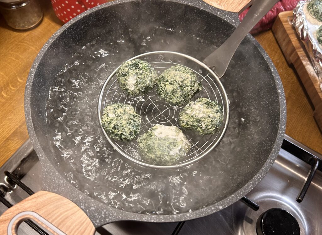 boil the crushed spinach balls