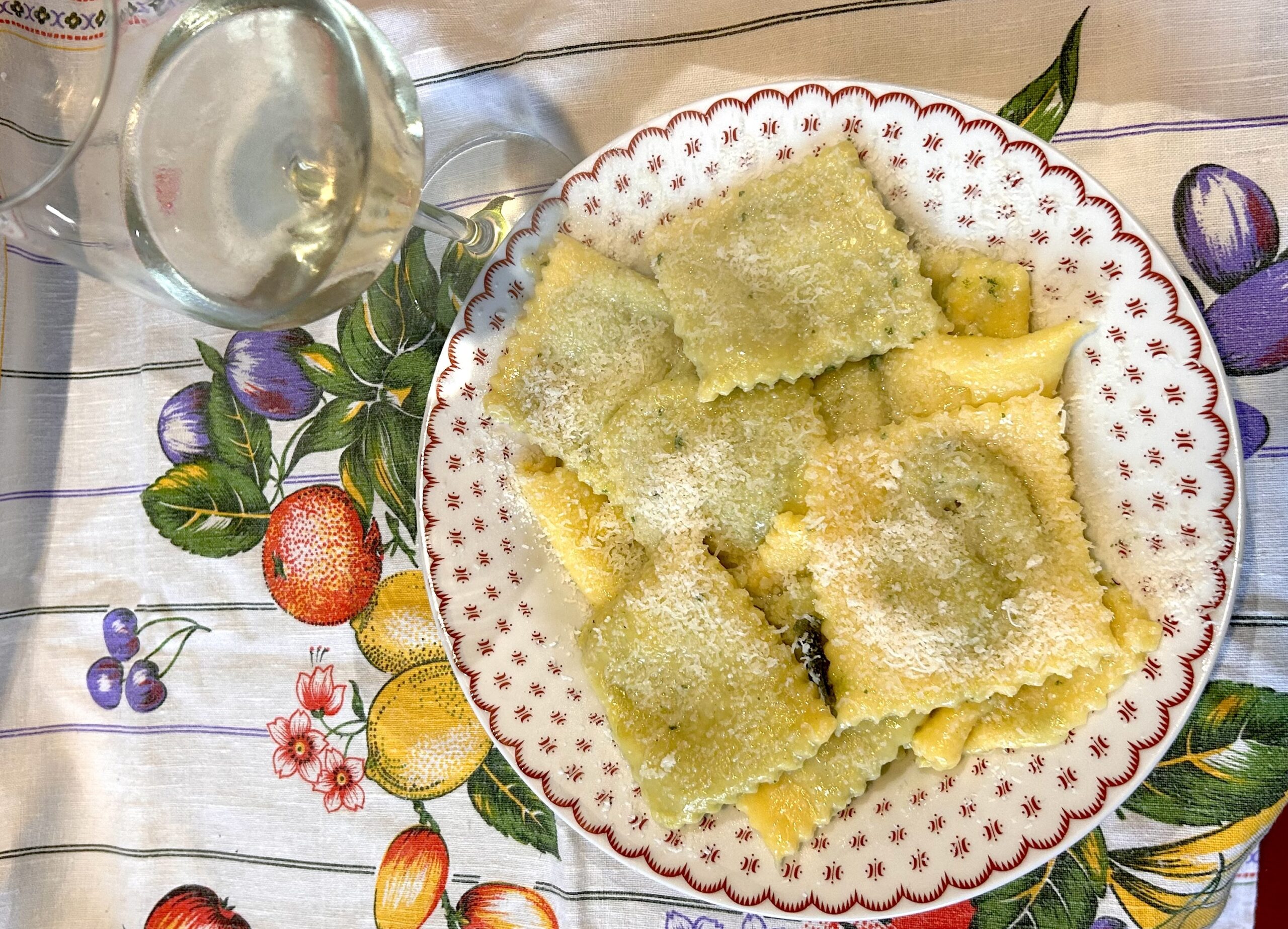 Ravioli con spinaci e ricotta (Ravioli with spinach and ricotta)