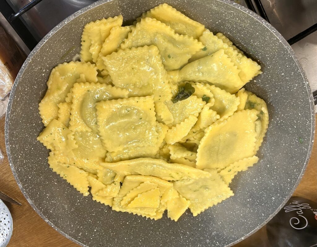 ravioli nel burro con salvia