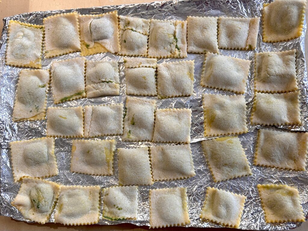 ravioli nel vassoio